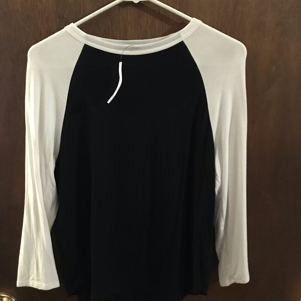 NWT Black and White Garage Long Sleeve Top - Picture 6 of 8